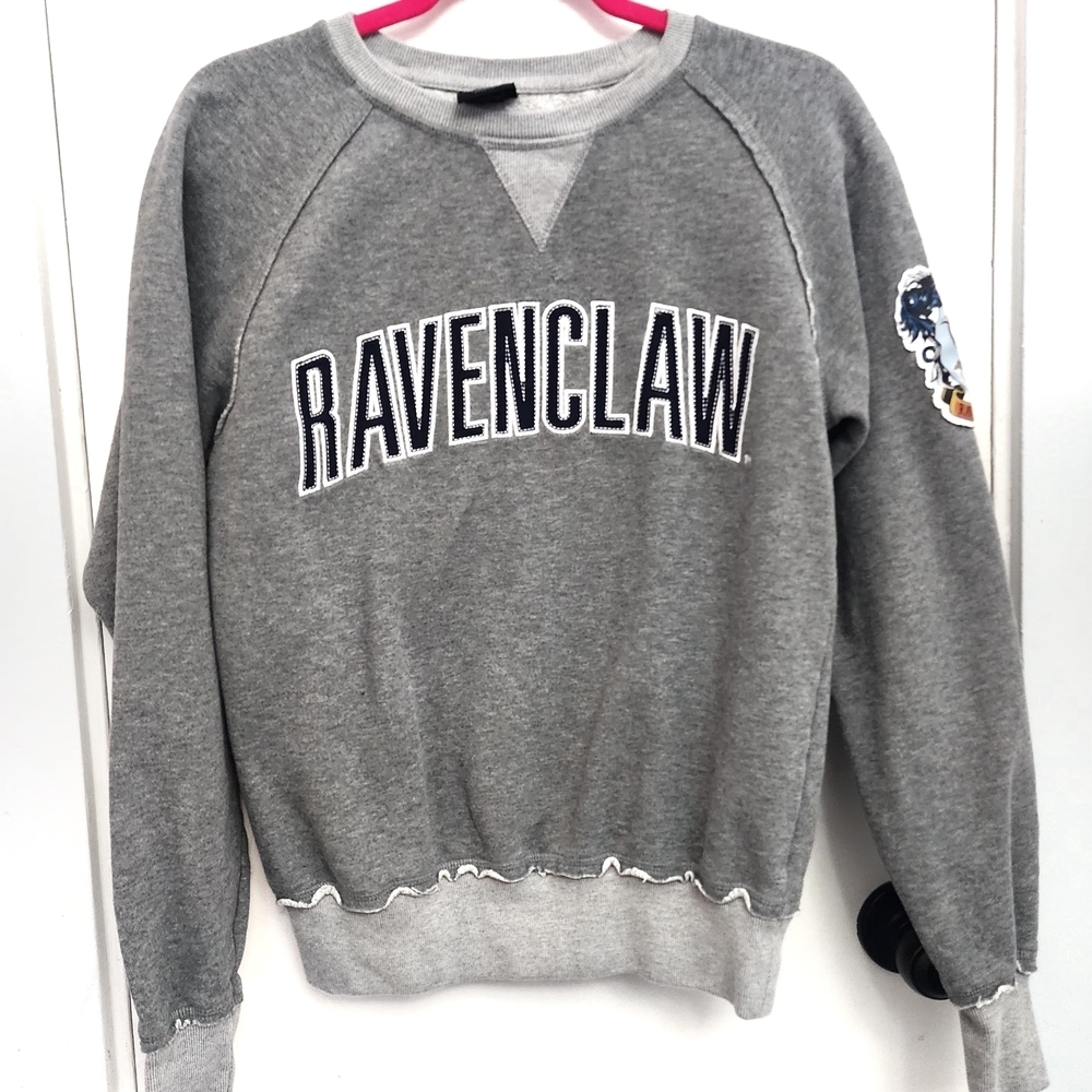 Warner Bros Gray Crewneck Sweater Ravenclaw Design Small Harry Potter